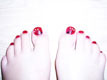 pieds ongles rouges décor couronne